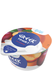Греческий йогурт со сливой